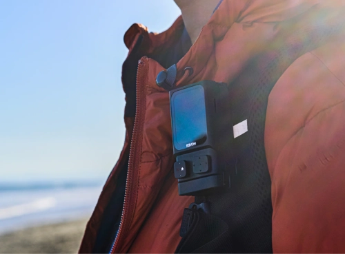 Magnetic clip for HOVERAir Beacon